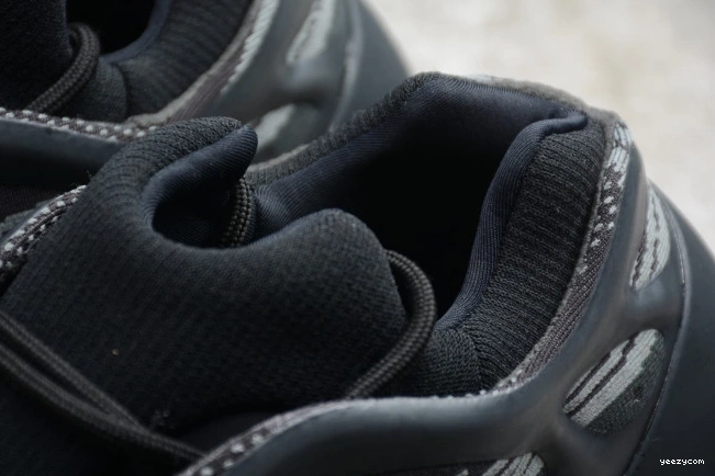 Adidas 700 H67799 Black Yeezy Boost V3 0815